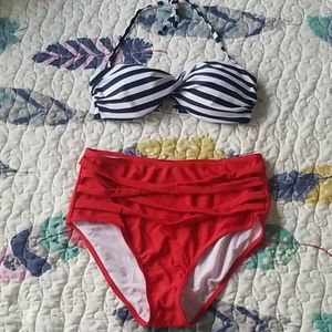Bikini with twist front top and highwaist bottoms